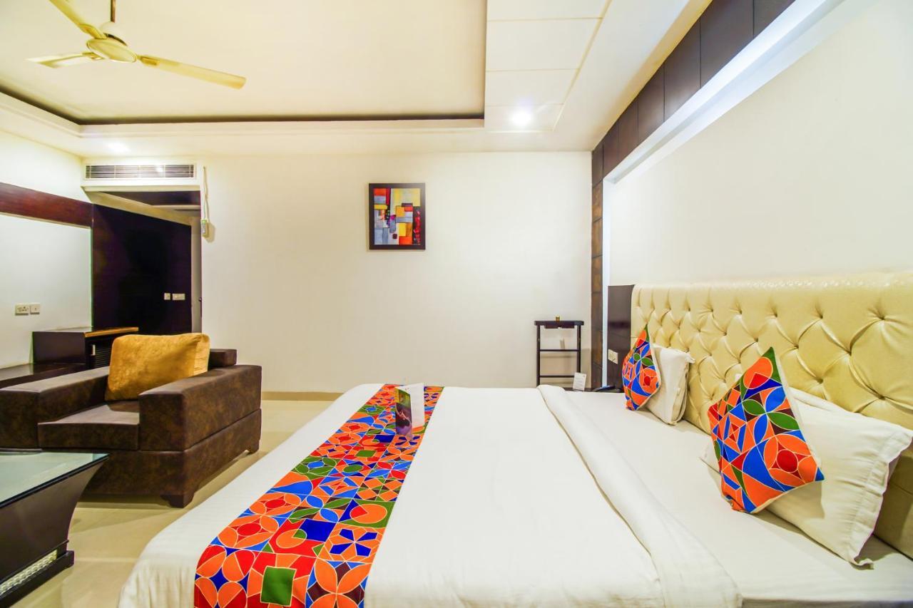 Fabhotel Transit Delhi Airport Mahipalpur Új-Delhi Kültér fotó